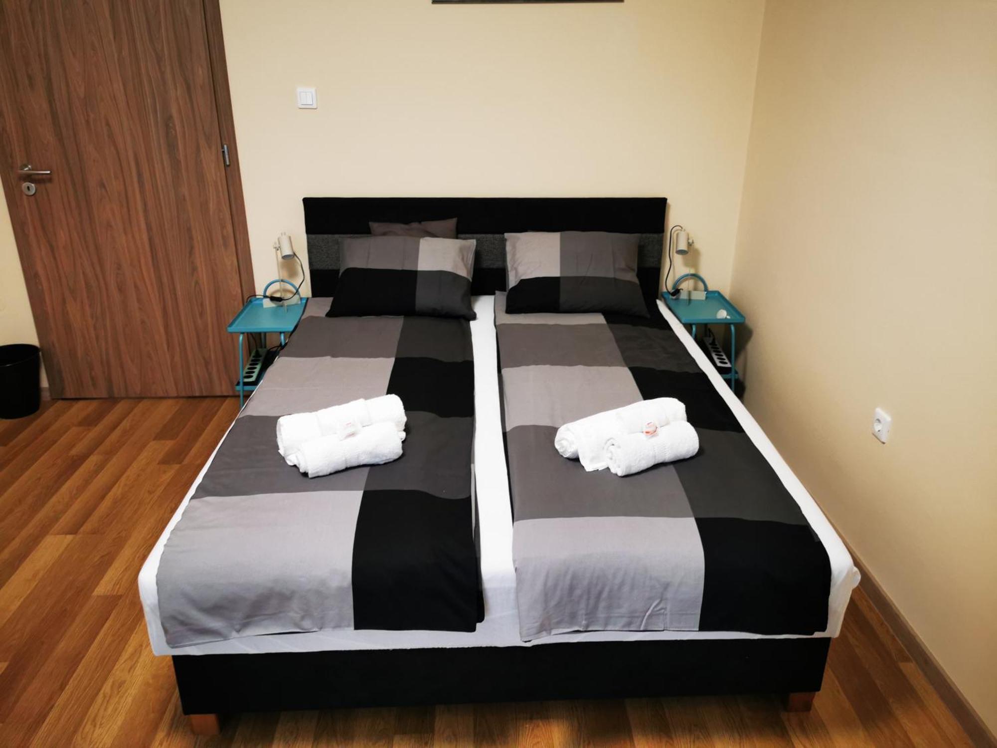 Central Park Apartman Szekszárd 外观 照片