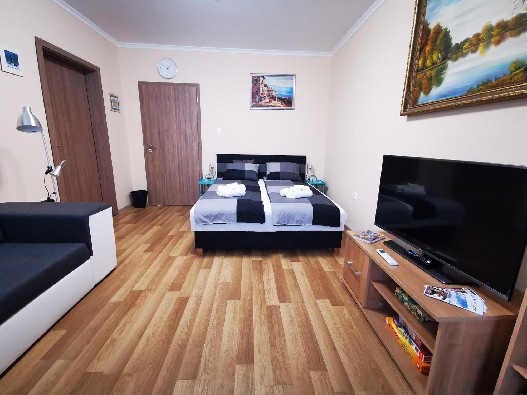 Central Park Apartman Szekszárd 外观 照片